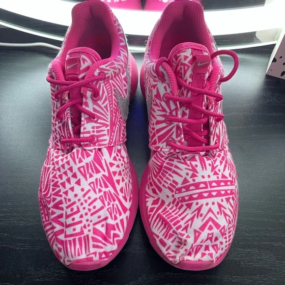Pink Nike Shoes Roshe Run For Girls Nike Shoes Nike Girls Roshe
